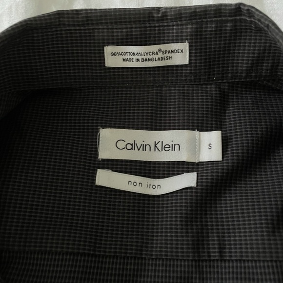 Calvin Klein gray button down shirt - Picture 2 of 5